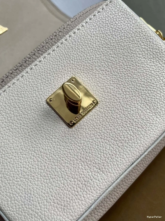 LOUIS VUITTON TENDER LOCKME 0809